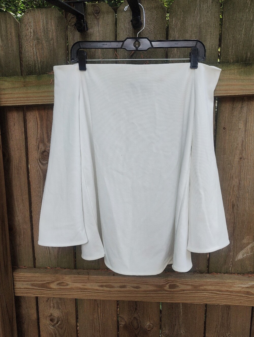 🏵️ Tuckernuck Off The Shoulder White Bell Sleeve Shirt